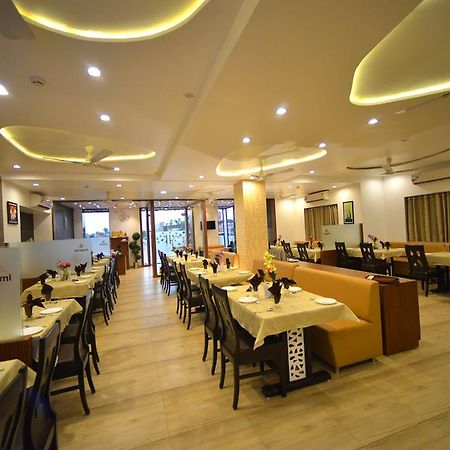 Morbi The Grand Imperial Hotel מראה חיצוני תמונה