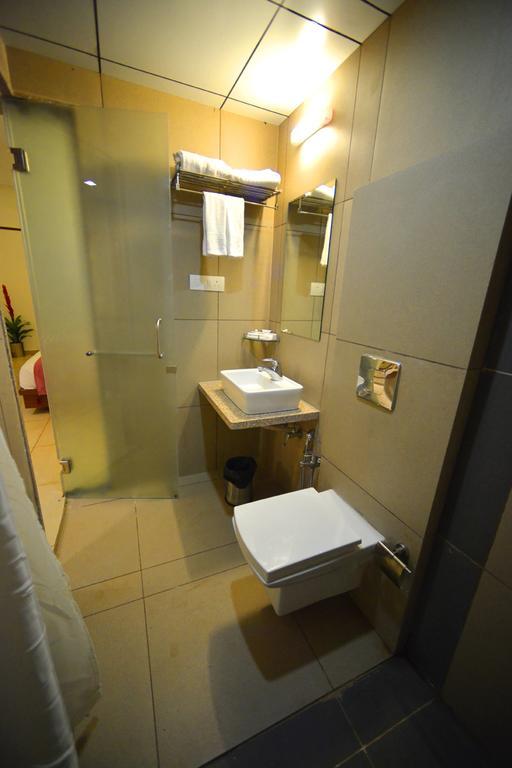 Morbi The Grand Imperial Hotel מראה חיצוני תמונה