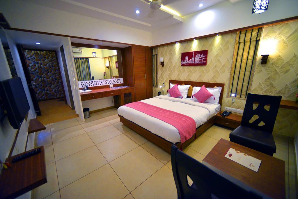 Morbi The Grand Imperial Hotel מראה חיצוני תמונה